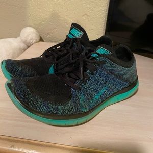 Nike Free 4.0 Flyknit sneakers tennis shoes size 9